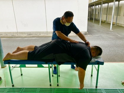高校で施術